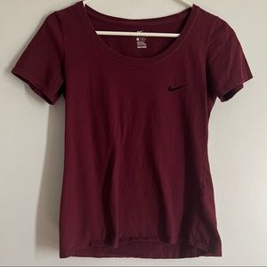 NIKE womens maroon cotton crew neck short sleeve t shirt size small
